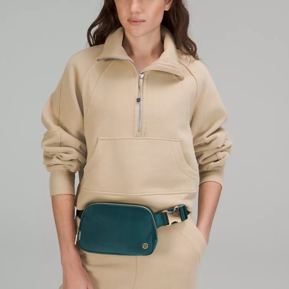 FIRM! lululemon athletica Everywhere Belt Bag Velour 1L (Teal/Turquoise) - Picture 12 of 13